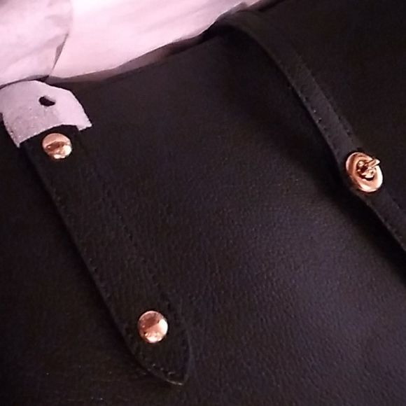 COACH TOTE BAG LARGE TOTE BAG BLACK RED LEATHER & COACH WALLET NWT - Picture 8 of 17